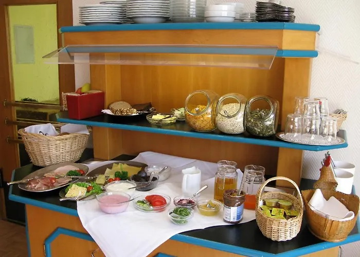 Hotel-pension Haus Erna 3*